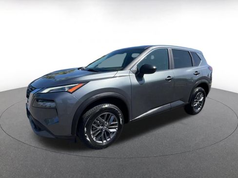 Used 2023 Nissan Rogue S image 8