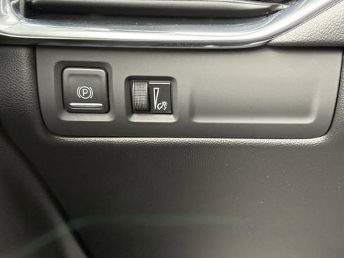 Certified 2023 Cadillac XT4 Premium Luxury image 29