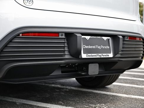 New 2025 Porsche Macan Electric image 14