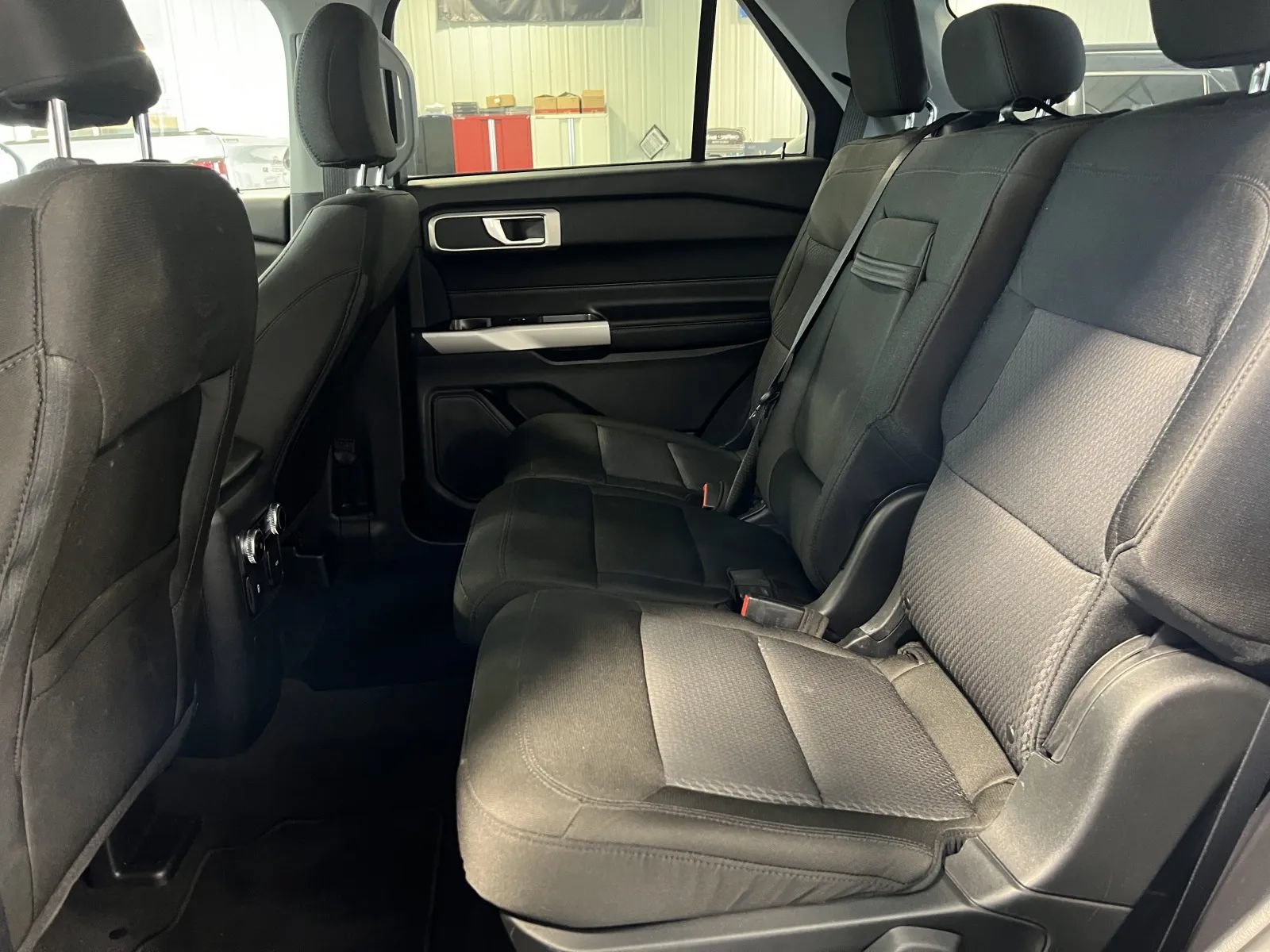 Used 2022 Ford Explorer XLT AWD/4WD image 33