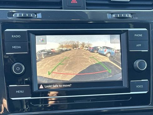 Used 2021 Volkswagen Golf 4-Door image 20