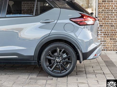 Used 2021 Nissan Kicks SR w/ SR Premium Package FWD image 24