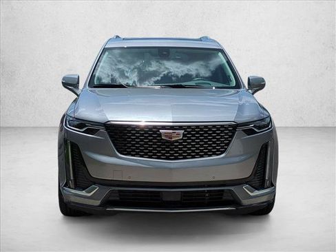 Used 2025 Cadillac XT6 Premium Luxury w/ Technology Package FWD image 2