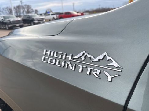 Used 2024 Chevrolet Suburban High Country w/ Advanced Technology Package image 63