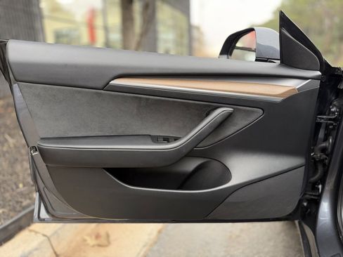 Used 2023 Tesla Model 3 Performance image 28