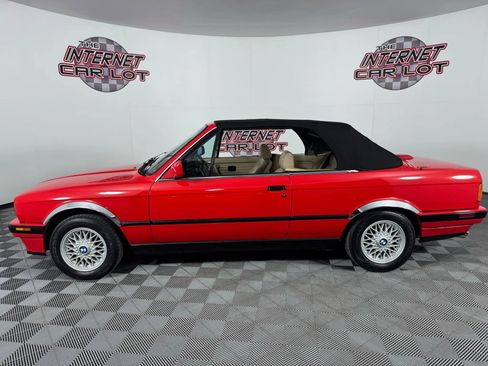 Used 1991 BMW 325i Convertible RWD image 14