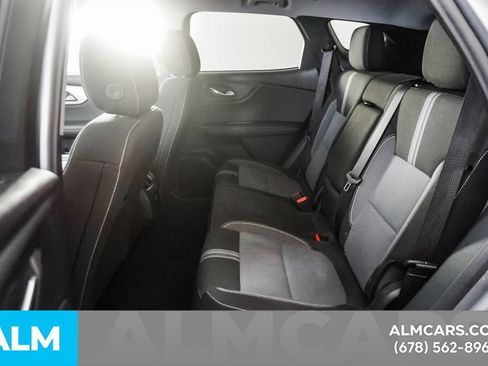 Used 2025 Chevrolet Blazer LT FWD image 13