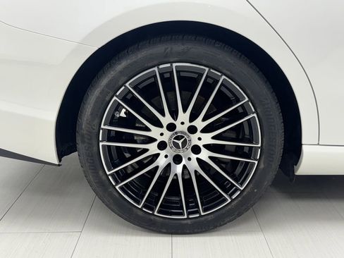 Used 2024 Mercedes-Benz C 300 4MATIC Sedan image 43