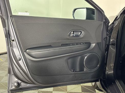 Used 2022 Honda HR-V EX image 10