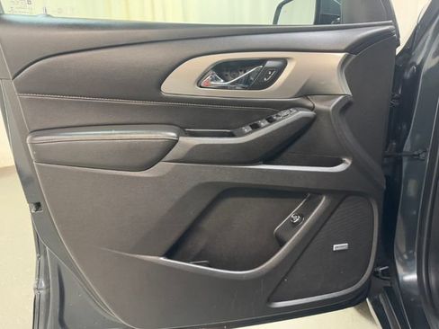 Used 2018 Chevrolet Traverse LT AWD/4WD image 11
