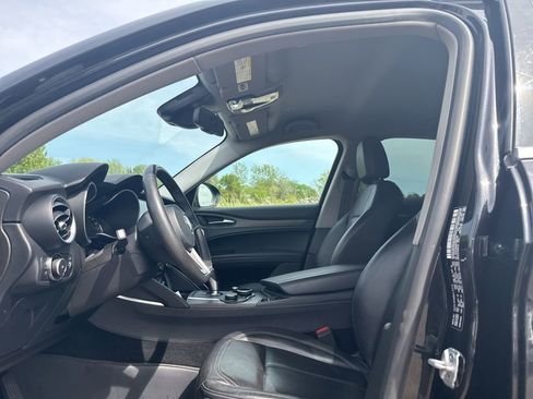 Used 2018 Alfa Romeo Stelvio Ti AWD/4WD image 19