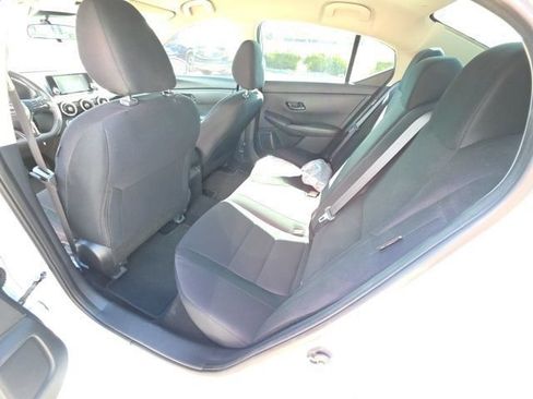 Used 2024 Nissan Sentra S FWD image 11