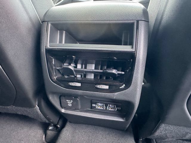 New 2025 Jeep Grand Cherokee Laredo X w/ Luxury Tech Group I AWD/4WD image 30
