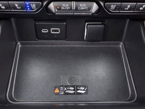 Used 2023 Chevrolet Tahoe High Country image 28