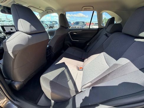 Used 2025 Toyota RAV4 XLE AWD/4WD image 23