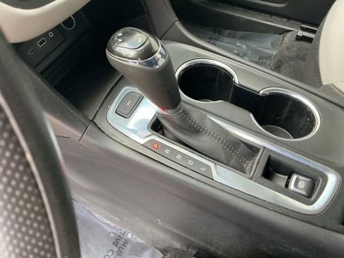Used 2020 Chevrolet Equinox LT AWD/4WD image 24