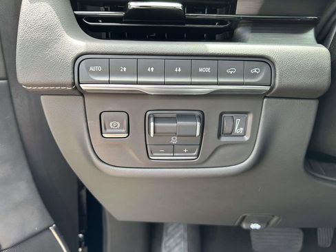 Used 2024 Cadillac Escalade Sport w/ LPO, ONYX Package AWD/4WD image 22