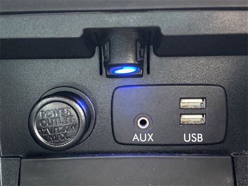 Used 2017 Subaru Outback 2.5i Premium image 19