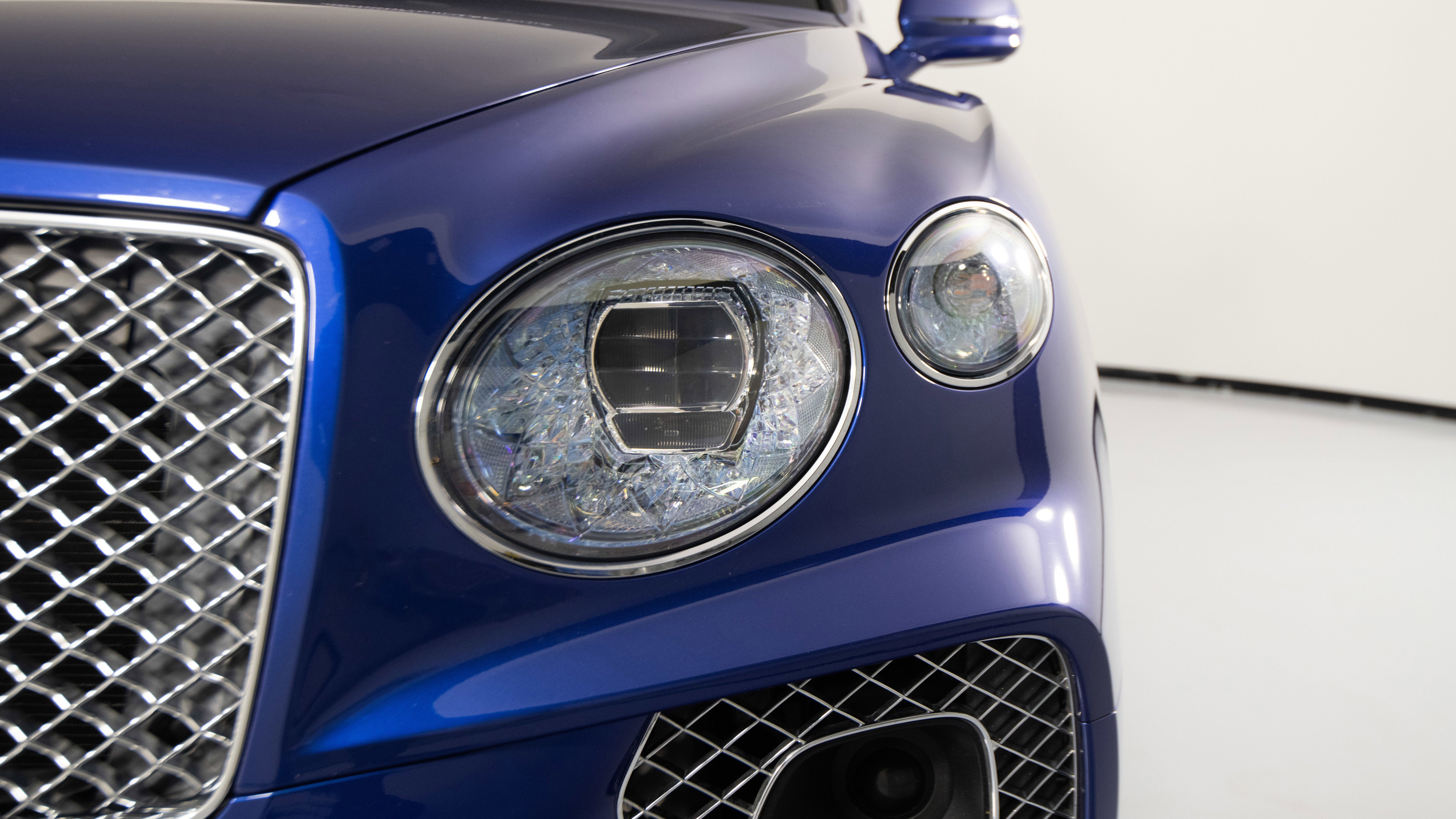 Used 2021 Bentley Bentayga AWD/4WD image 12