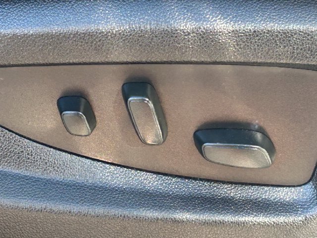 Used 2018 Chevrolet Suburban LT AWD/4WD image 35
