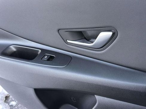 Used 2025 Hyundai Elantra SEL image 24