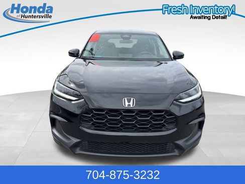 Used 2025 Honda HR-V LX image 3