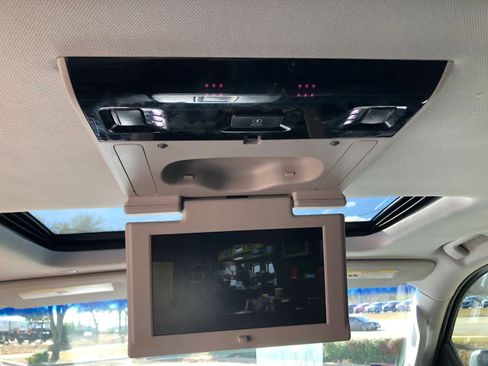 Used 2019 GMC Yukon XL Denali w/ Open Road Package image 28