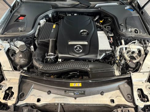 Used 2017 Mercedes-Benz E 300 4MATIC image 24