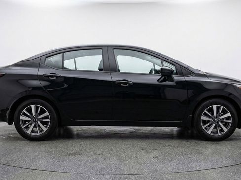 Used 2025 Nissan Versa SV image 11