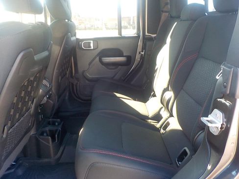 Used 2021 Jeep Gladiator Rubicon image 10
