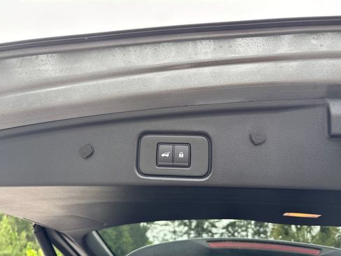 Used 2025 Nissan Pathfinder Rock Creek AWD/4WD image 31