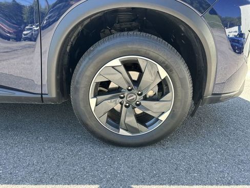 Used 2025 Nissan Rogue SV AWD/4WD image 20