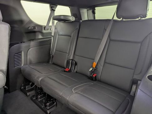 Used 2023 GMC Yukon XL Denali w/ Advanced Technology Package image 18