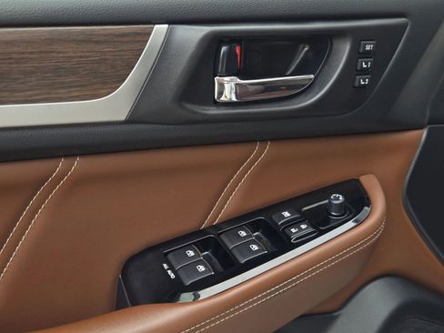 Used 2018 Subaru Outback 3.6R Touring w/ Popular Package #3 image 30