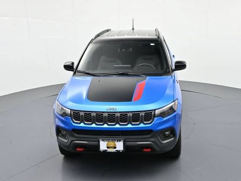 Used 2025 Jeep Compass Trailhawk AWD/4WD image 14