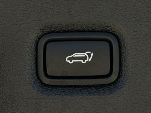Used 2020 Hyundai Santa Fe Limited FWD image 30