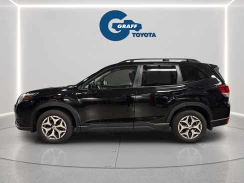 Used 2023 Subaru Forester Premium AWD/4WD image 10