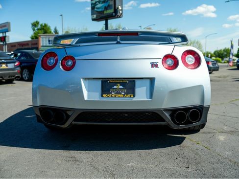 Used 2009 Nissan GT-R Premium AWD/4WD image 11