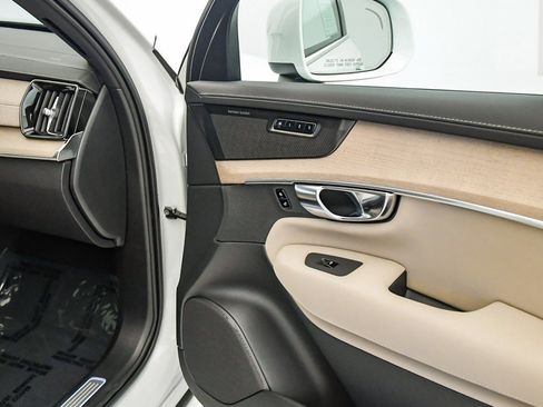 Certified 2025 Volvo XC90 B6 Ultra w/ Protection Package Premier image 16