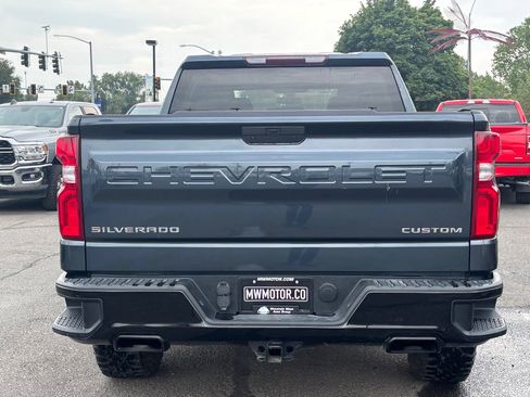 Used 2019 Chevrolet Silverado 1500 Custom Trail Boss w/ Custom Convenience Package AWD/4WD image 4