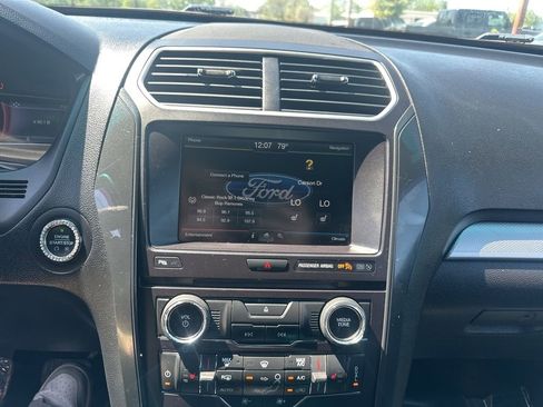 Used 2016 Ford Explorer XLT w/ Equipment Group 202A AWD/4WD image 9