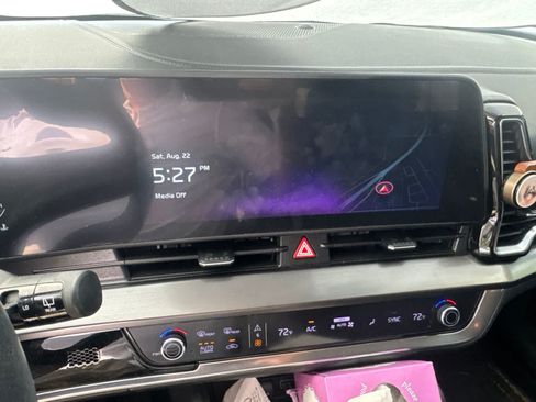 Certified 2023 Kia Sportage EX FWD image 9