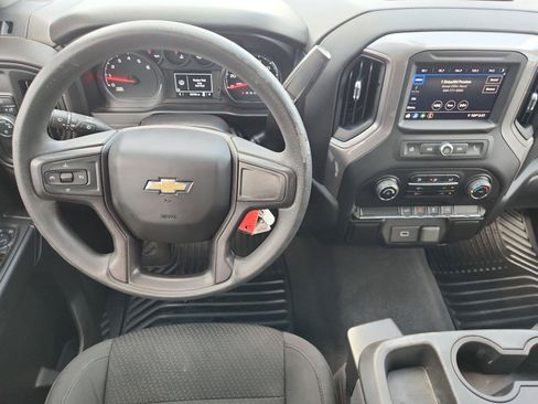 Used 2020 Chevrolet Silverado 1500 Custom w/ Custom Value Package RWD image 11