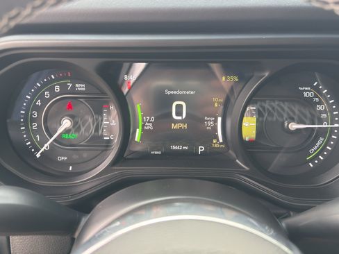 Used 2025 Jeep Wrangler Unlimited Sahara AWD/4WD image 29