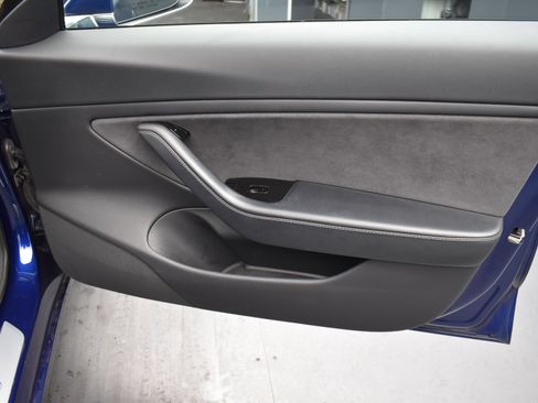 Used 2018 Tesla Model 3 Long Range AWD/4WD image 17