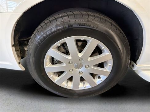 Used 2014 Chrysler Town & Country Touring image 37