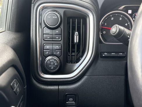 Used 2022 Chevrolet Silverado 3500 High Country w/ LPO, Hitch Package image 17