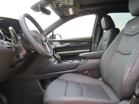 New 2025 Cadillac XT5 Premium Luxury w/ Technology Package image 17