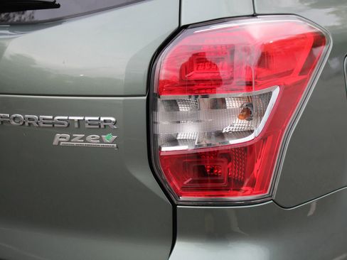Used 2015 Subaru Forester 2.5i Premium w/ All-Weather Package AWD/4WD image 36
