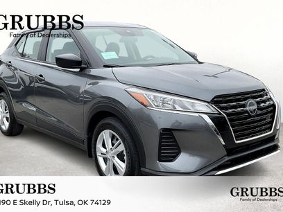 New 2025 Nissan Kicks Play S